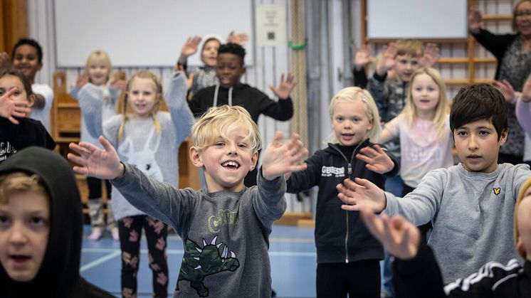 Med "Tvåornas kör" får barn från hela Hisingen mötas och upptäcka musikens kraft i en gemensam konsert. Foto: Tilo Stengel