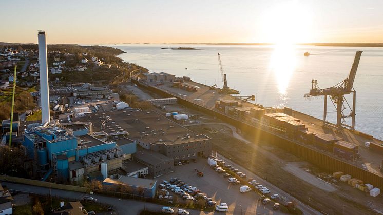 ROCKWOOL fabrik i Moss skiftar till förnyelsebar el och sänker sin klimatpåverkan.