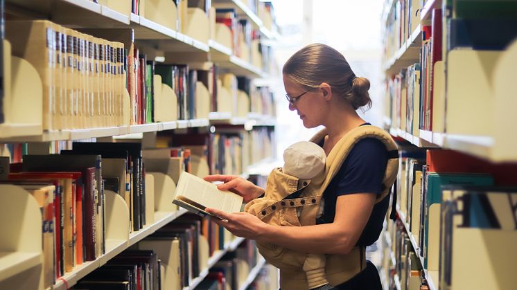 Vereinbarkeit von Beruf und Familie vorleben | Arbeiten mit Kleinkind an der Universität Vechta 