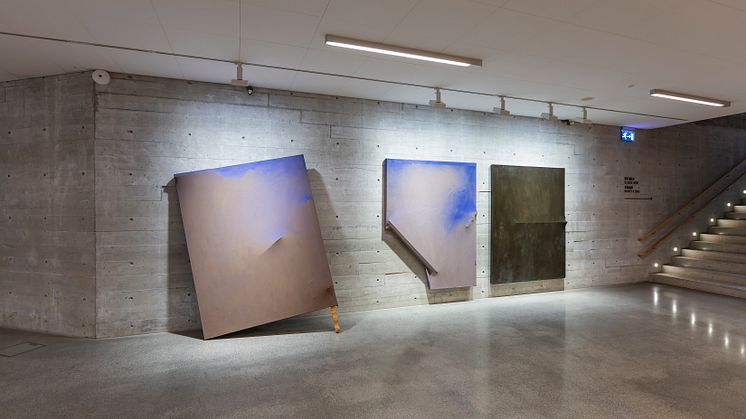 Erik Uddén, Deep Shells (Blue Mustang) och Deep Shells (Horizon & Shelter), 2022. Fotograf Paulina Simon