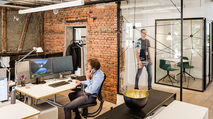 Totalrenovering av LINK Arkitekturs kontorbygg i Kirkegata 4 tilfredsstiller kravsområder på godt til høyt nivå. Foto: Hundven Clements. 