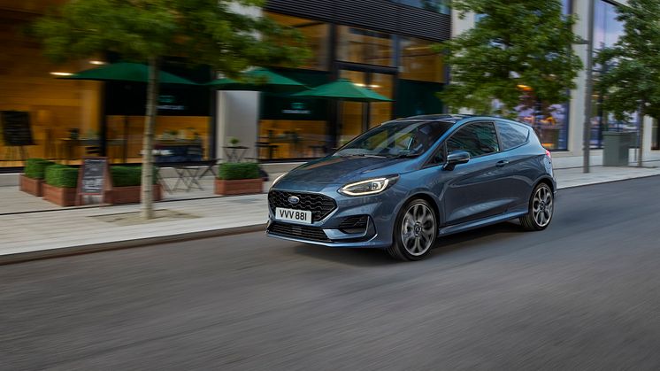 Fordin uusi Fiesta Van tarjoaa näyttävää muotoilua, uutta teknologiaa ja kevythybridivoimansiirron pienten pakettiautojen luokkaan