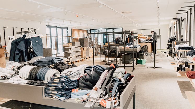 HimmerLand renoverer og genåbner golfshoppen