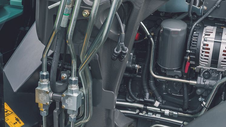 ARION 400 CLAAS now manufactures all the hydraulic lines to the quick coupler from steel tubing as standard.