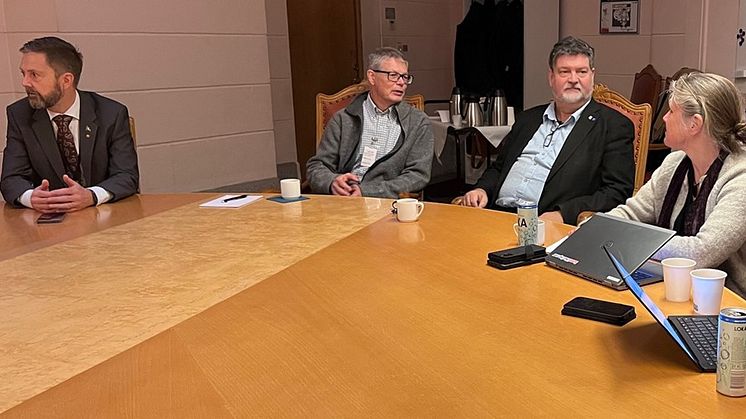 Rundabordssamtal i riksdagen 