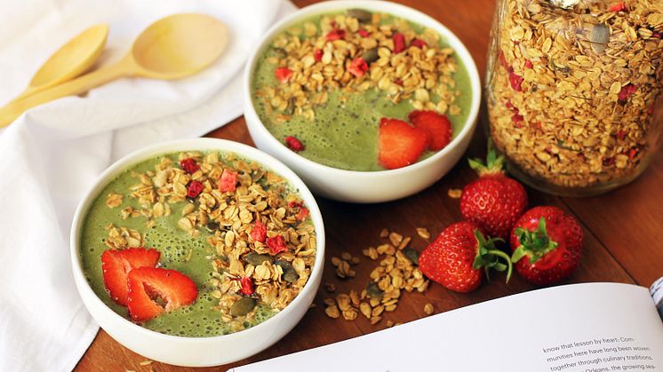Grön sommarsmoothie med Kung Markattas ekologiska Granola