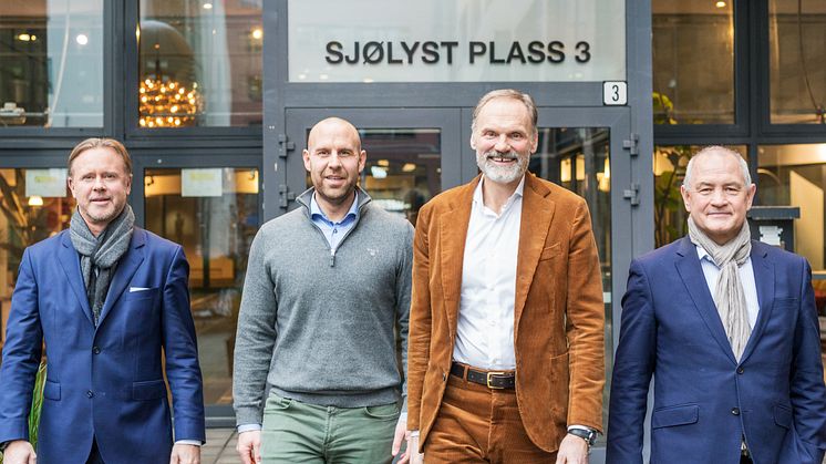 Fra venstre: Frithjof Foss i Union Næringsmegling, eiendomssjef i SpareBank 1 Forsikring Christian Prebe, administrerende direktør i Kredinor Klaus-Anders Nysteen og Oluf Geheb i Eiendomshuset Malling & Co 