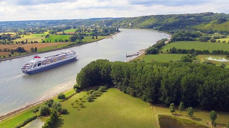 Fred. Olsen celebrates bumper start to new 'Warmer Cruising' campaign