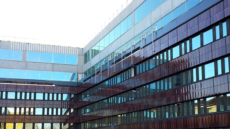 Energieffektiv solavskärmning utan yttre kondends