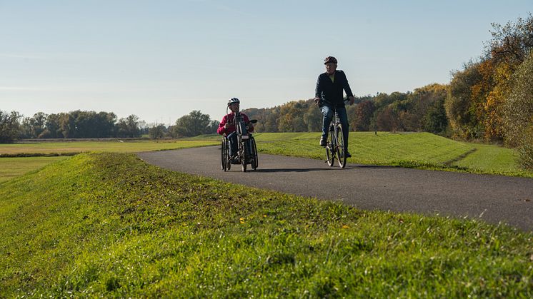 Eine neue Ausflugskarte und ein noch umfassenderes Angebot im Internet informieren ab sofort über barrierefreies Reisen in Brandenburg, wie beispielsweise hier im Nationalpark Unteres Odertal. Foto: TMB-Fotoarchiv/Steffen Lehmann.   
