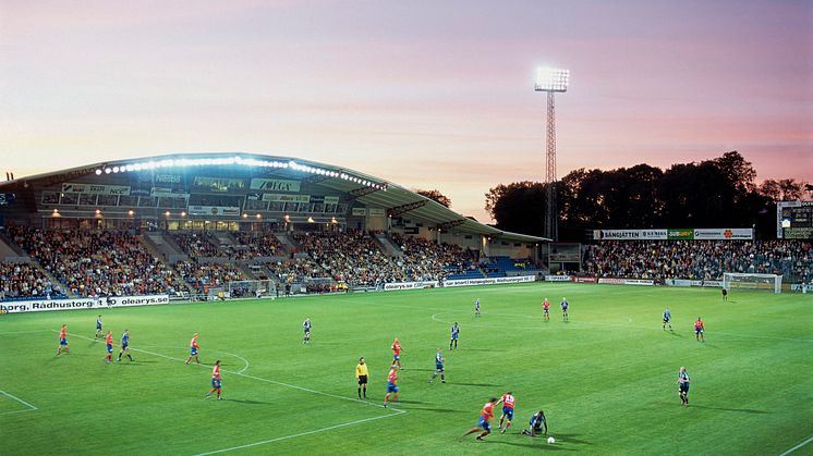 Fotbollsfest på Olympia den 8 maj