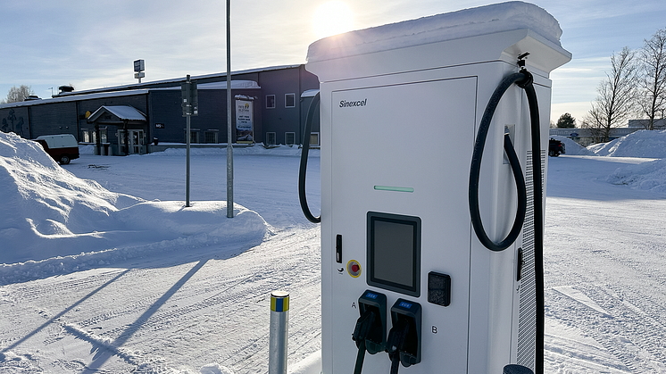 En av de sex nya snabbladdarna som installerats i Piteå