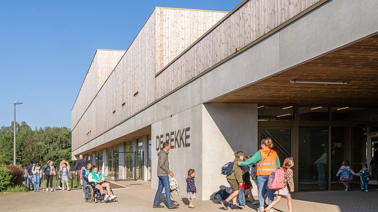Die Schule präsentiert sich nach umfassender Renovierung als Meisterstück nachhaltiger Architektur