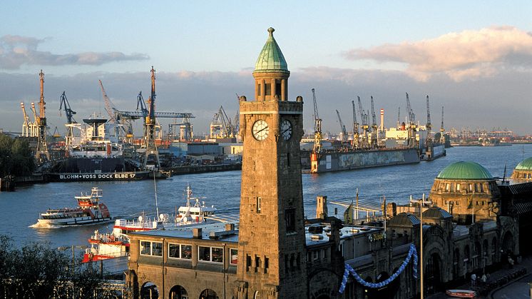 Landungsbrücken i Hamburg