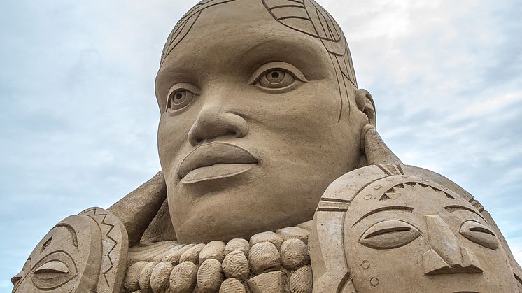 Skulpturen på bilden vann Kalmar International Sandsculpture Festival 2016 och är skapad av Agnese Rudzite och Anatoly Kirillov från Lettland.
