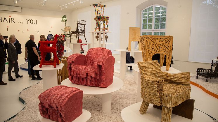 GRASSI Leipzig - Ausstellung A CHAIR AND YOU by Robert Wilson