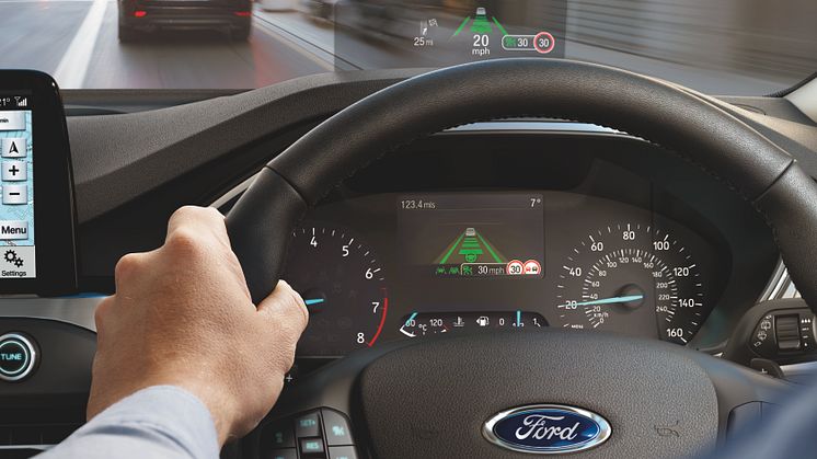 FordFocus_HUD_01
