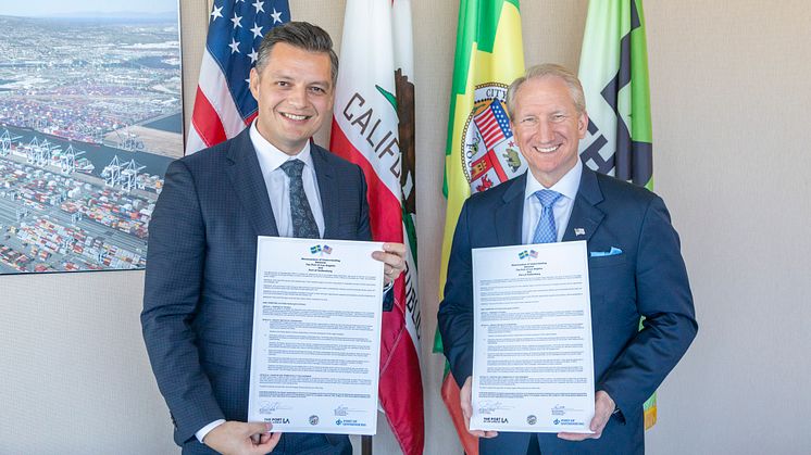 Göteborgs Hamn AB:s VD Elvir Dzanic och Los Angeles VD Gene Seroka lovade att de två hamnarna kommer inleda ett intensifierat samarbete i en mängd frågor. Foto: Port of Los Angeles.