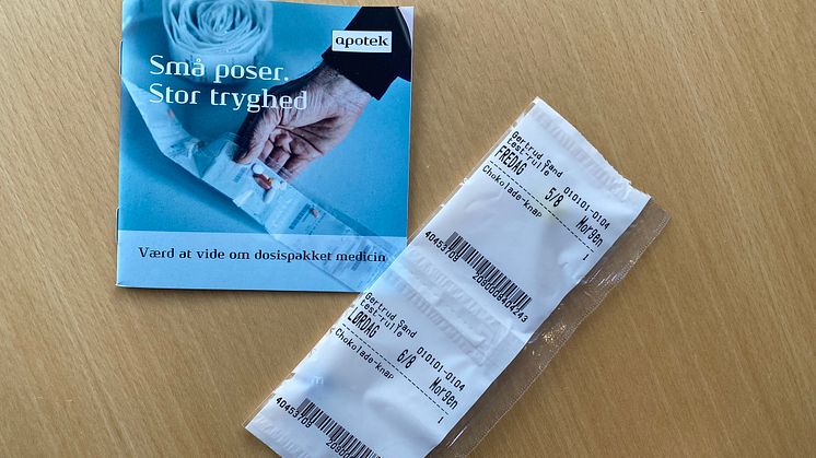 Eksempel på to pakker med dosispakket medicin.