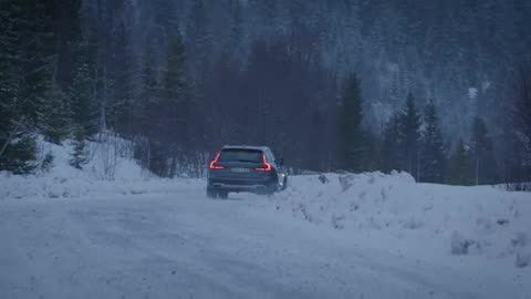 Volvo V90 Cross Country running footage
