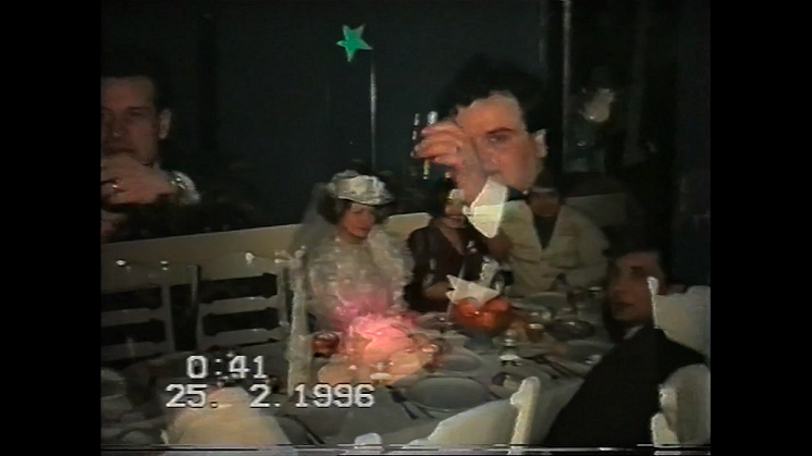 small Dansez si eu la nunta parintilor mei.png