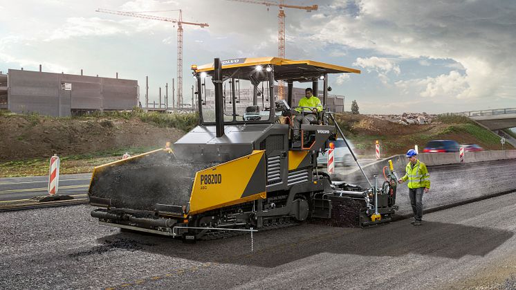 Volvos nya P8820D ABG asfaltläggare kombinerar storlek och flexibilitet