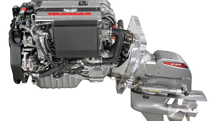 Hi-res image - YANMAR - YANMAR 4LV marine diesel engine with ZT370 sterndrive 