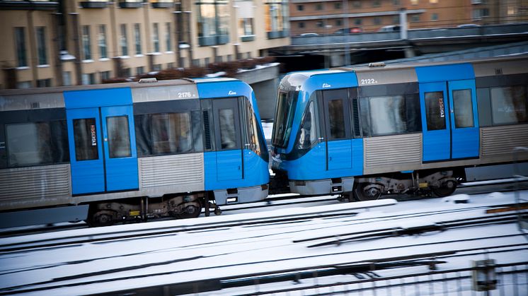 Tunnelbanetåg i rörelse