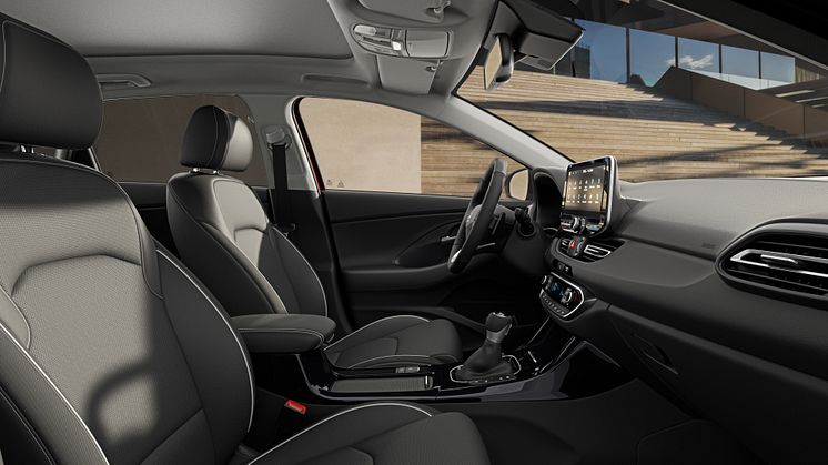Hyundai-i30-fastback-interior-0324-02.jpg