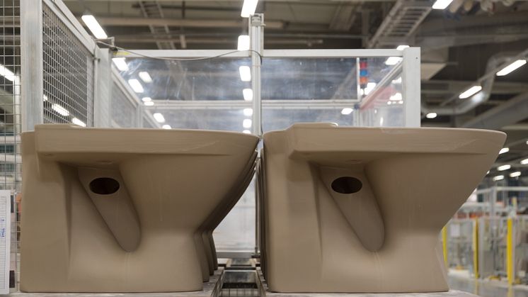 Wc-istuimia korkeapainevalun jälkeen