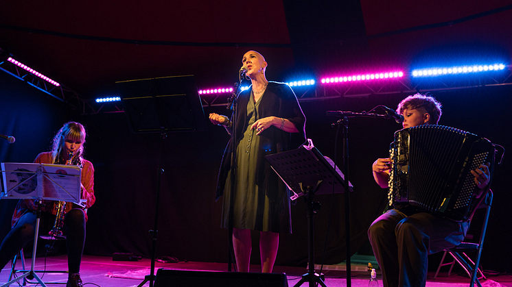 Wow! 12 september bjuder på tango av Anna Heikkinen, Larisa Ljungkrona och Ida Gillner utanför Kulturum klockan 12.