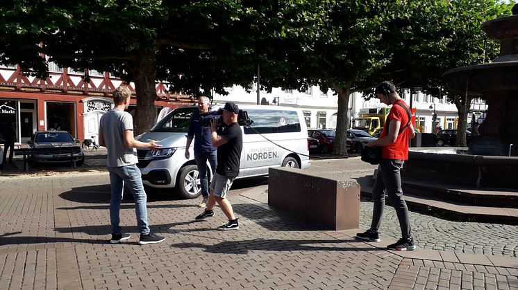 SAT 1 Regional Sommeraktion beim Dreh im Weserbergland am Marktplatz Holzminden