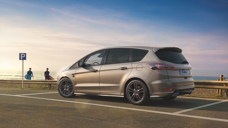 Ford fornyer sine to familiefavoritter