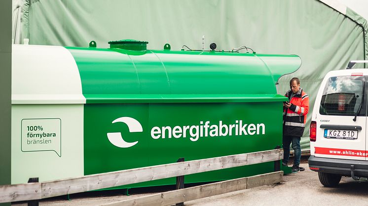Fillngo levererar tekniklösningar som ger möjlighet att tanka förnybart på hemmaplan. Produkterna säljs genom Energifabriken.