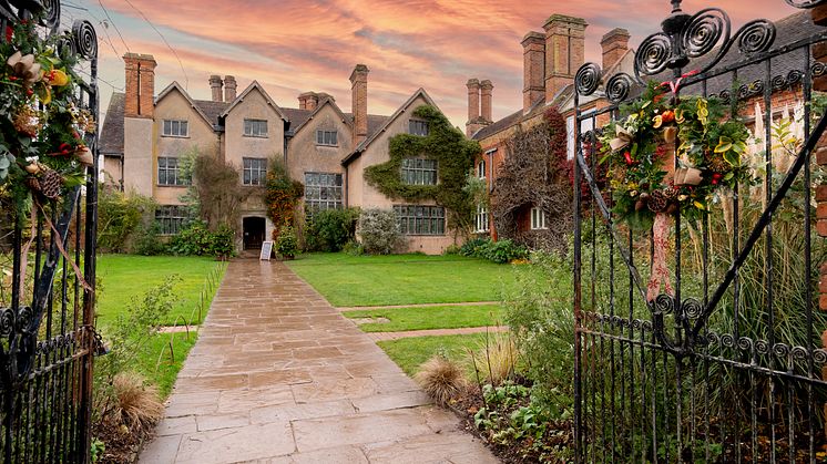 Packwood House, Warwickshire (photo credit_ National Trust Images _ Shaun Fellows).JPG