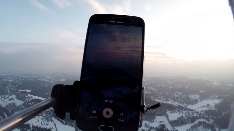 Sendte mobilen 30.000 meter til værs