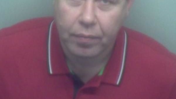 Window tapping tobacco smuggling duo jailed