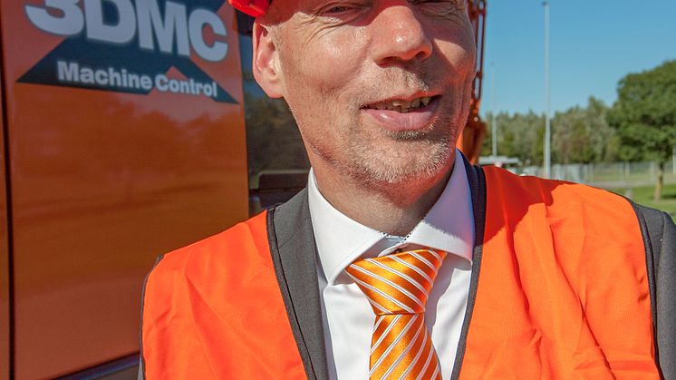 2766_wilbertBlom_Hitachi