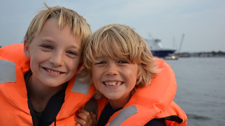 Freude pur mit dem Camp24/7 on Tour: Einfach mal segeln gehen bei der In-Water Boot Show (c)Kiel-Marketing/K.Steigueber