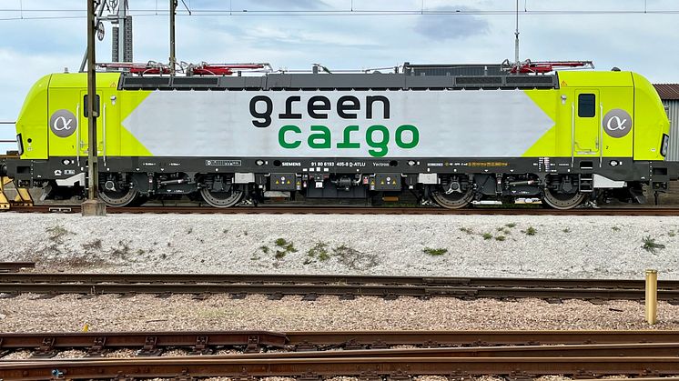 The first of ten new Vectron locomotives has arrived in Malmö. Photo: Green Cargo