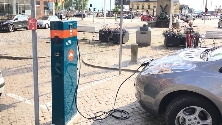 Ny CLEVER laddstation till elbilar på Stortorget i Helsingborg.