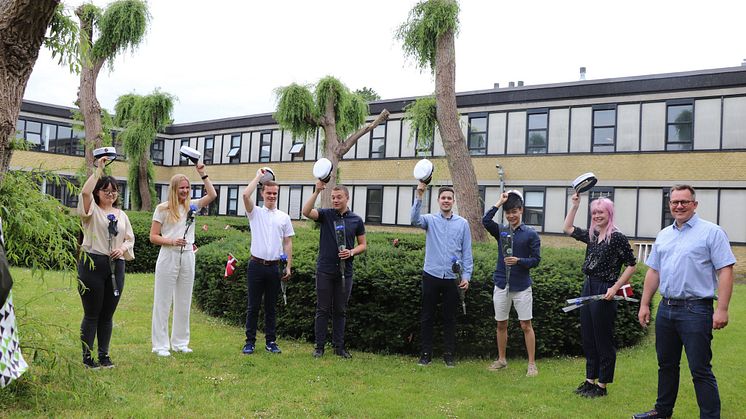 Studenter og rektor, Lars Viborg Jørgensen, på H.C. Ørsted Gymnasiet i Lyngby