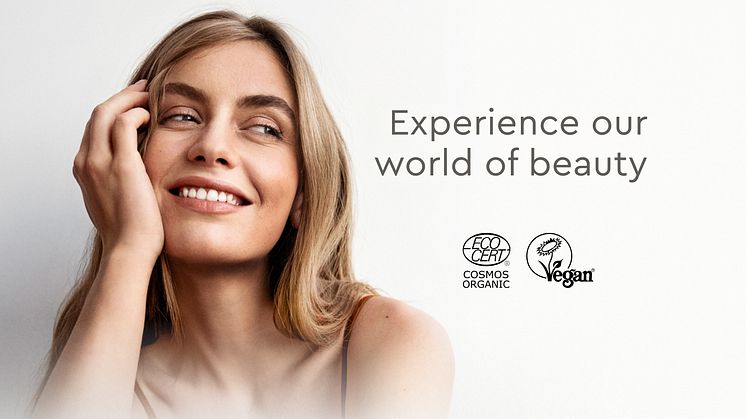 Urtekram Nordic Beauty lancerer nu fire nye serier, der inspirerer tre forskellige stemninger, der hjælper dig med at finde din bedste skønhedsoplevelse. Oplev den vidunderlige følelse af rene, naturlige ingredienser.