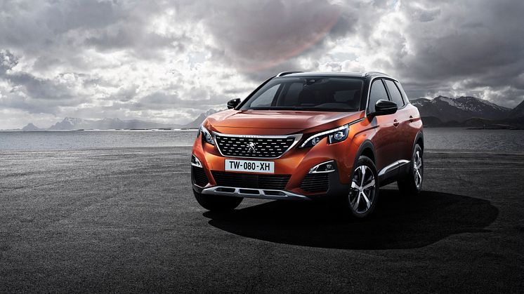 Första bilderna på Peugeots nya SUV 3008