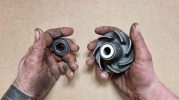 Att ta hand om gårdens maskiner är en viktig del av traktormekaniker Stefan Hildingssons vardag, som till exempel att renovera en vattenpump. I Olsson Parts mekartips ger han värdefulla tips för både proffs och entusiaster.