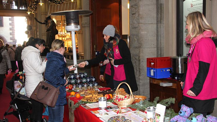 Erfolgreicher Bärenherz-Weihnachtsbasar 2016: Rückblick in Bildern