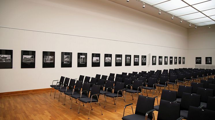 Leipziger Stadtbibliothek: Blick in die Ausstellung "Reporter auf drei Rädern" 
