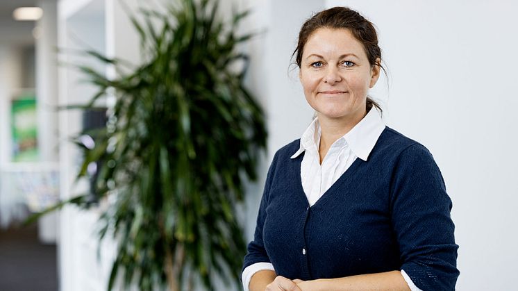 For Birgitte Krenk, der er nordisk direktør for produktion og logisitik i Nestlé, er affaldsplast ikke bare affald. Det er en råvare. Og det er en råvare, der kan bruges igen og igen, i stedet for at skulle forbrændes. (Foto: Søren Svendsen)  