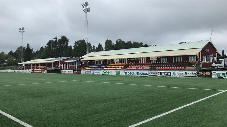 LF-arena är en elitarena med speciella krav. Konstgräset testas årligen för att bli godkänt för spel på elitnivå. Foto: Piteå kommun