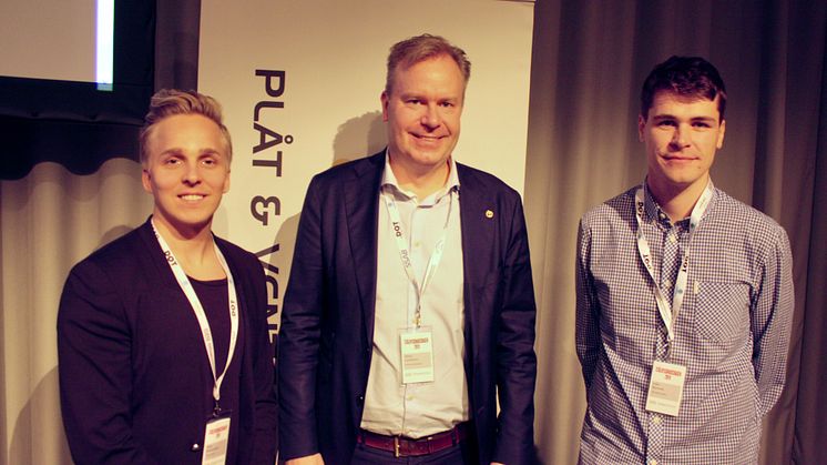 Deltagare Stålbyggnadsdagen 2019, från vänster: Juha Rosenström, delägare Weatherproof Family,​ Johan Lindström, vd Plåt & Ventföretagen och ordförande Svensk Byggplåt, samt Luka Murovec, arkitekt Raumlabor Berlin